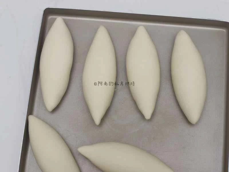 How to make pure milk hand-torn toast: Step 1