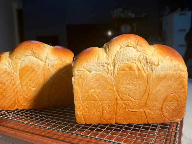 How to make pure milk hand-torn toast: Step 1