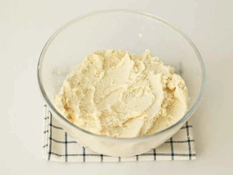 How to make pure milk hand-torn toast: Step 1