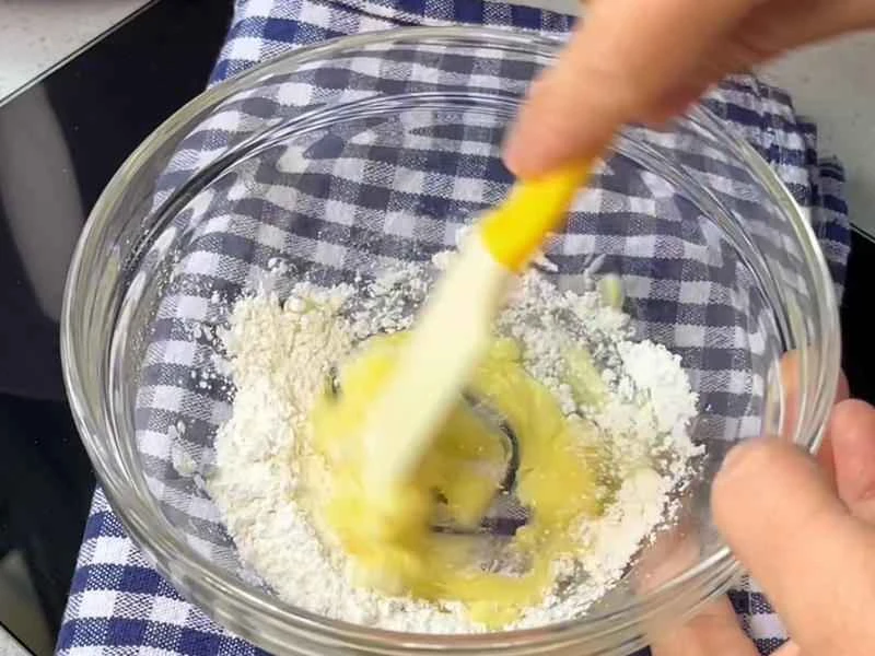 How to make pure milk hand-torn toast: Step 1