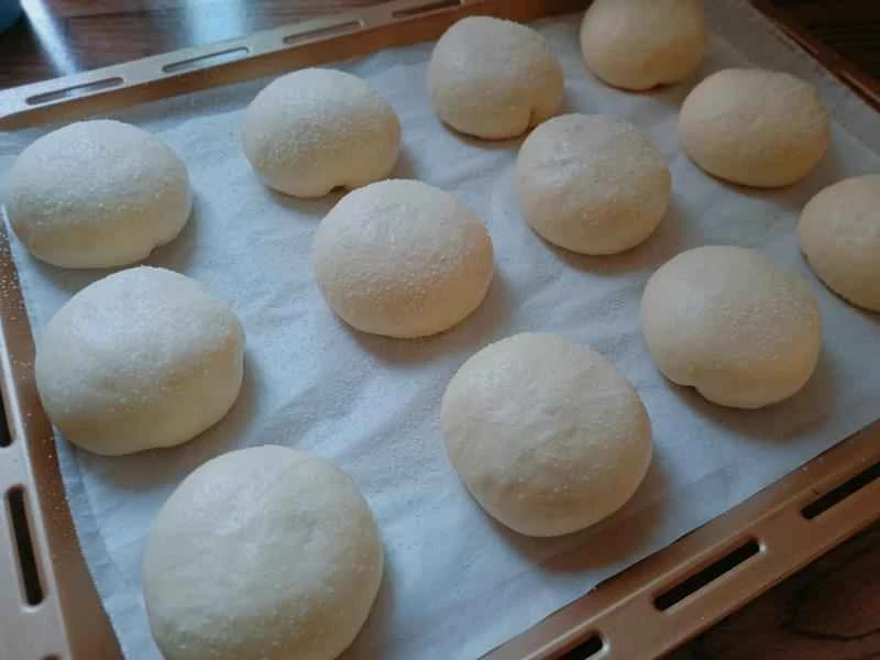 How to make pure milk hand-torn toast: Step 1