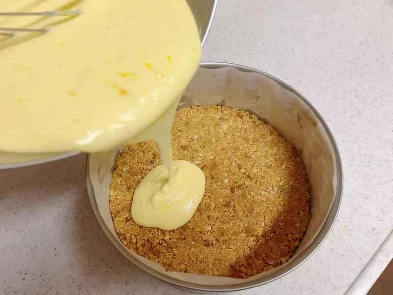 How to make pure milk hand-torn toast: Step 1