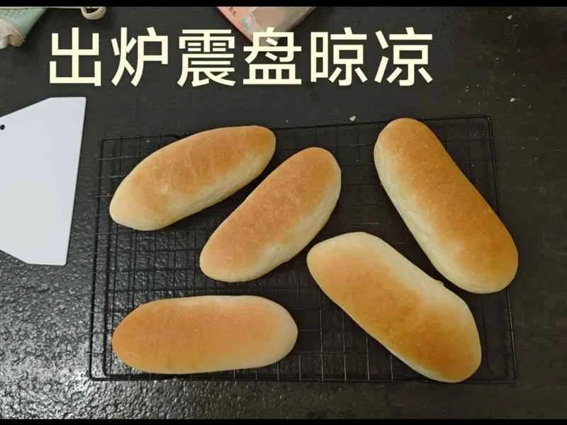 How to make pure milk hand-torn toast: Step 1