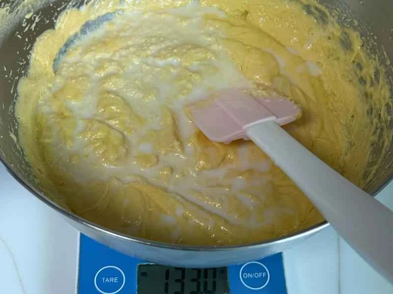 How to make pure milk hand-torn toast: Step 1