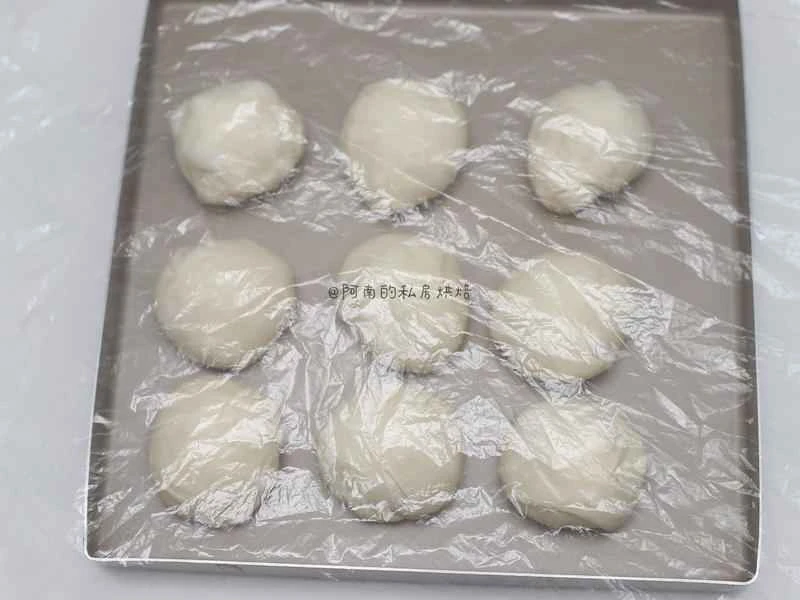 How to make pure milk hand-torn toast: Step 1