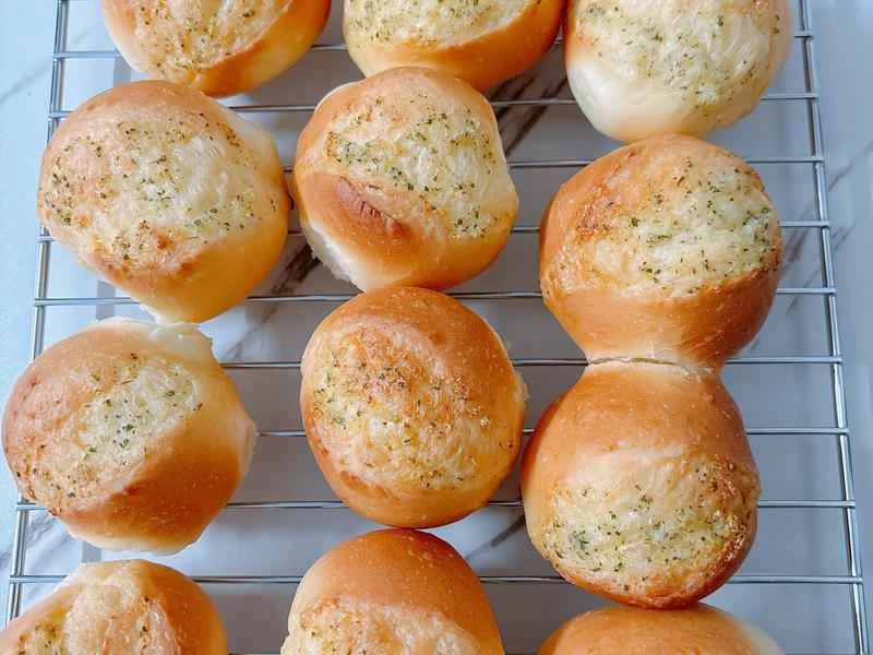 How to make pure milk hand-torn toast: Step 1