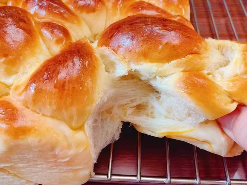 How to make pure milk hand-torn toast: Step 1