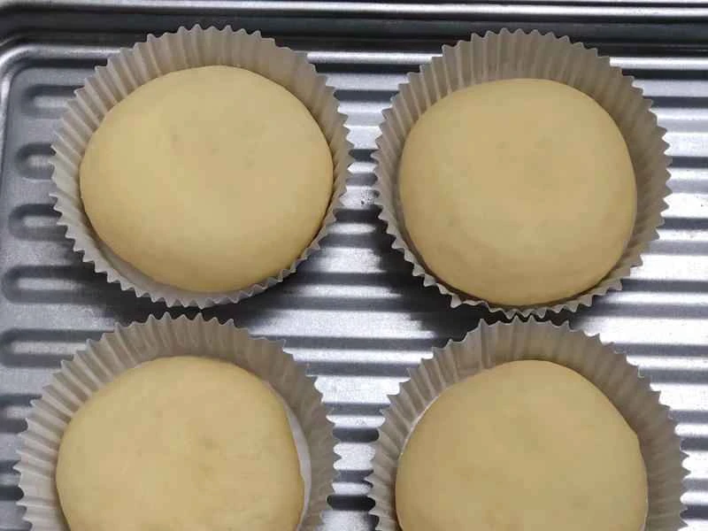 How to make pure milk hand-torn toast: Step 1