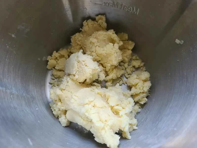 How to make pure milk hand-torn toast: Step 1