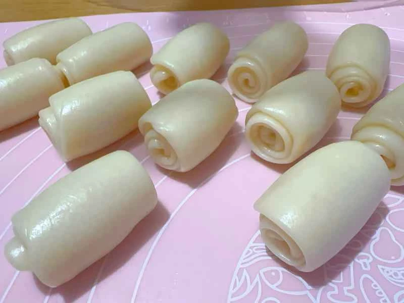 How to make pure milk hand-torn toast: Step 1