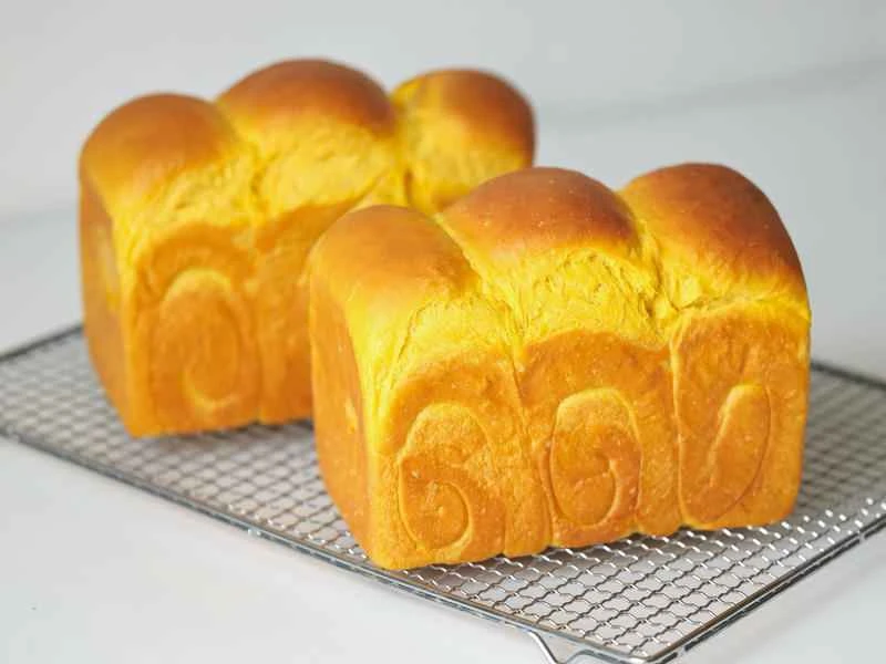 How to make pure milk hand-torn toast: Step 1