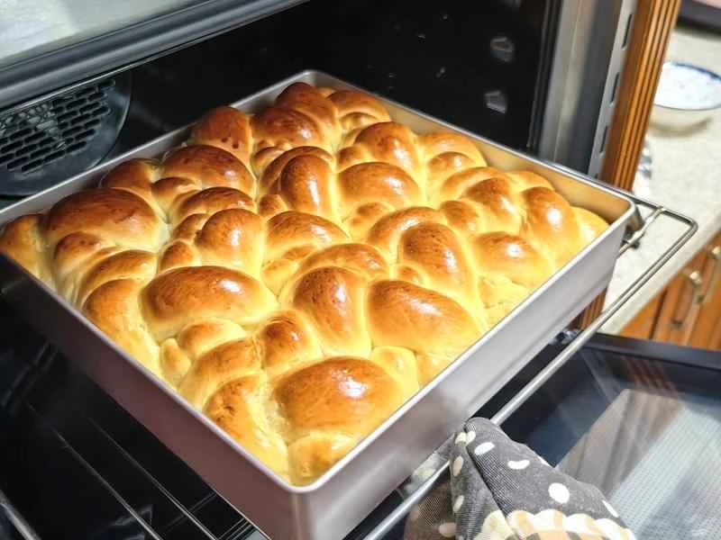 How to make pure milk hand-torn toast: Step 1