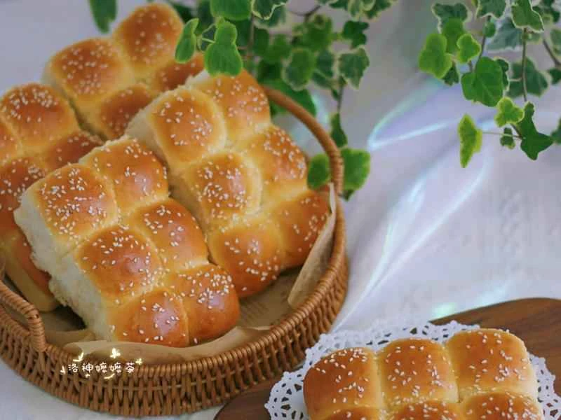 How to make pure milk hand-torn toast: Step 1