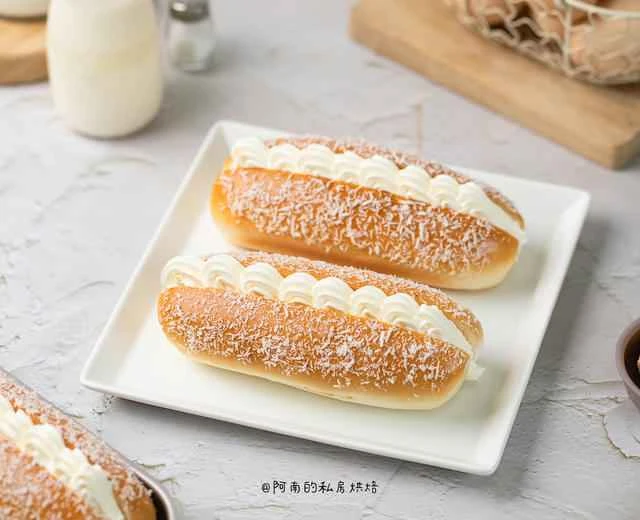 Coconut Cream Buns! Simple and delicious! A classic bread recipe!