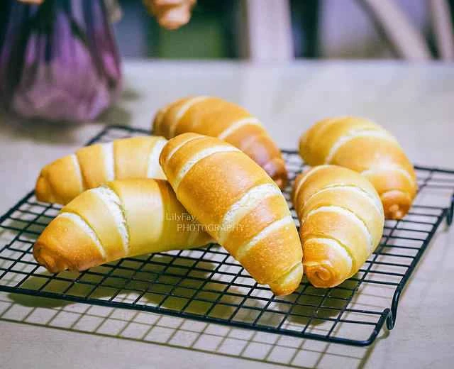 Recipe for Butter and Pork Floss Savory Bread Rolls B135