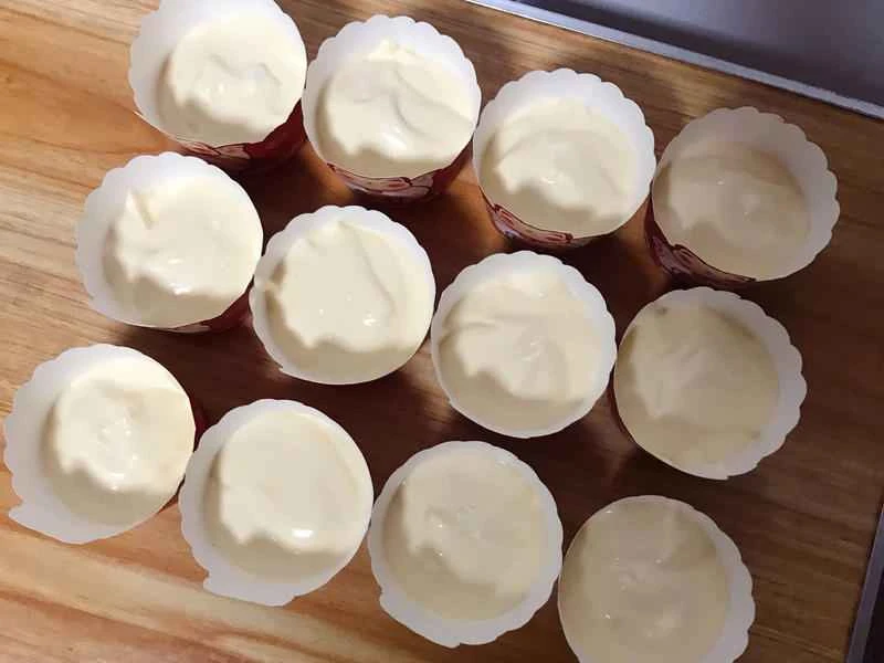 How to make pure milk hand-torn toast: Step 1