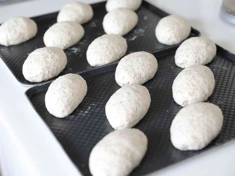 How to make pure milk hand-torn toast: Step 1