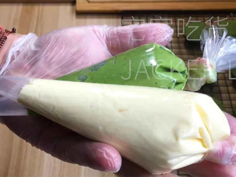 How to make pure milk hand-torn toast: Step 1