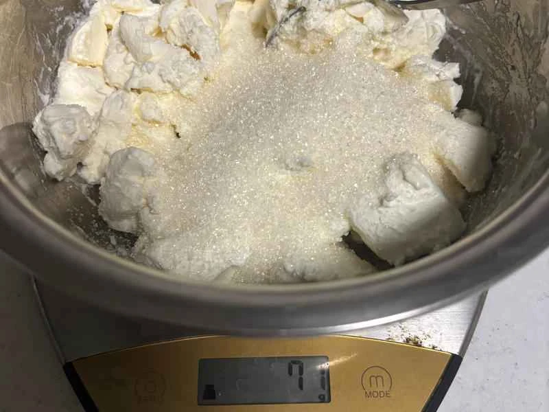 How to make pure milk hand-torn toast: Step 1