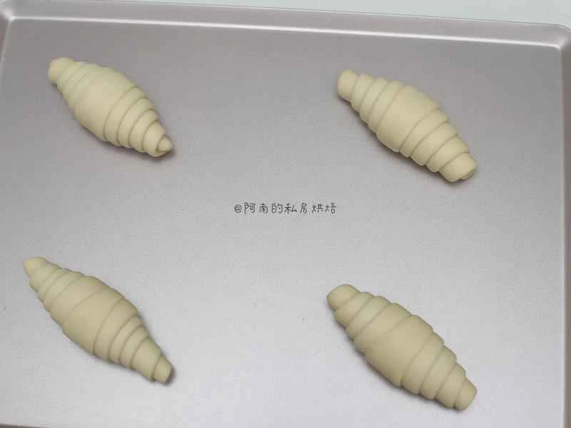 How to make pure milk hand-torn toast: Step 1