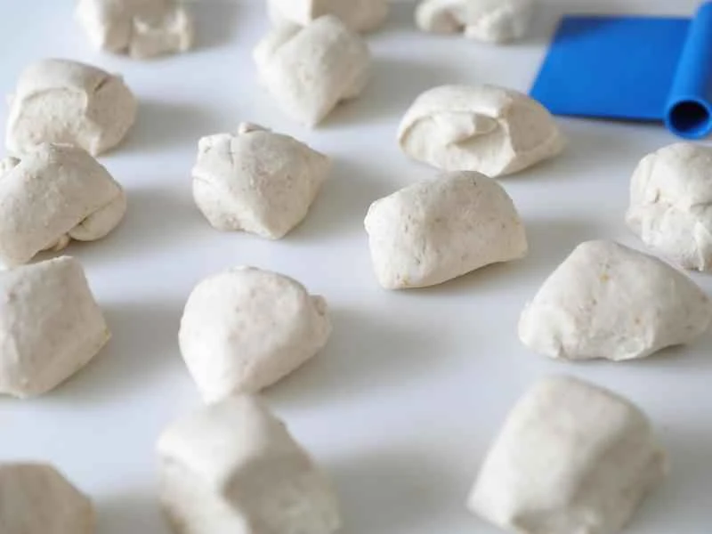 How to make pure milk hand-torn toast: Step 1