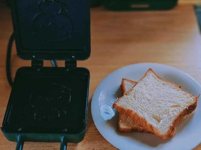 How to make pure milk hand-torn toast: Step 1