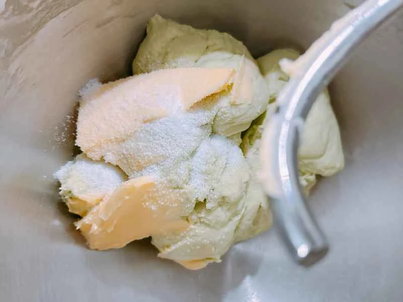 How to make pure milk hand-torn toast: Step 1