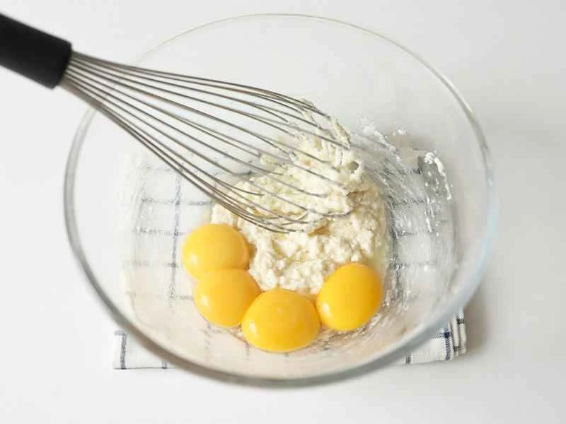 How to make pure milk hand-torn toast: Step 1