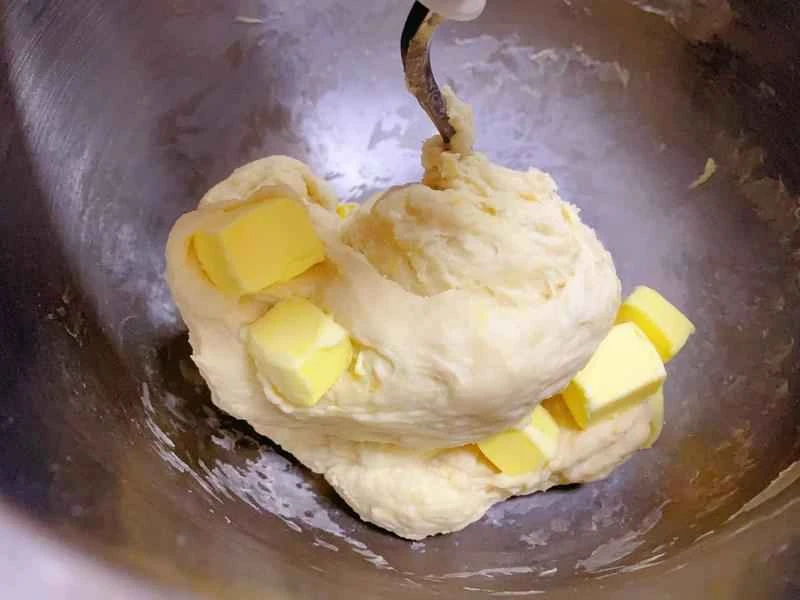 How to make pure milk hand-torn toast: Step 1