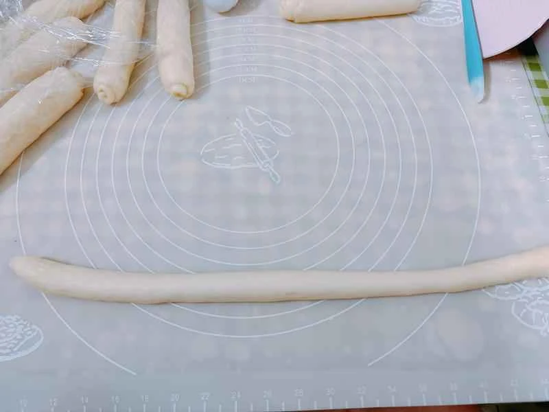 How to make pure milk hand-torn toast: Step 1