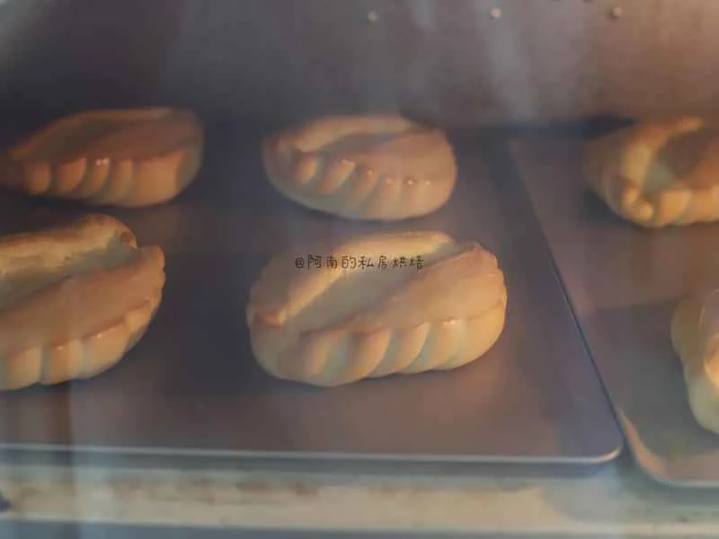 How to make pure milk hand-torn toast: Step 1