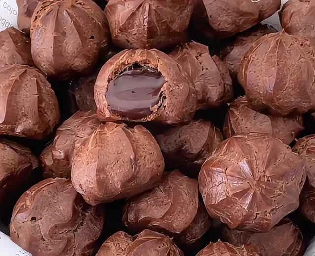 Mini Chocolate Cream Puffs, perfect for one bite!