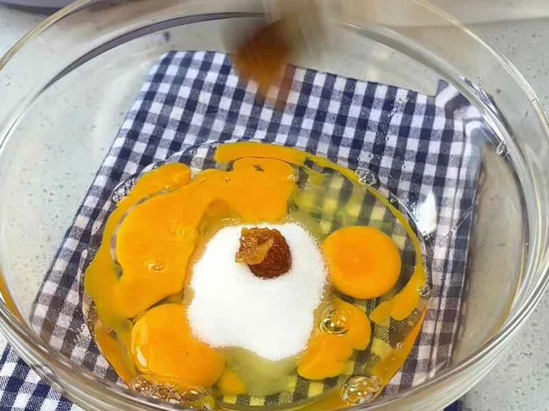 How to make pure milk hand-torn toast: Step 1