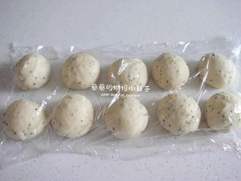 How to make pure milk hand-torn toast: Step 1