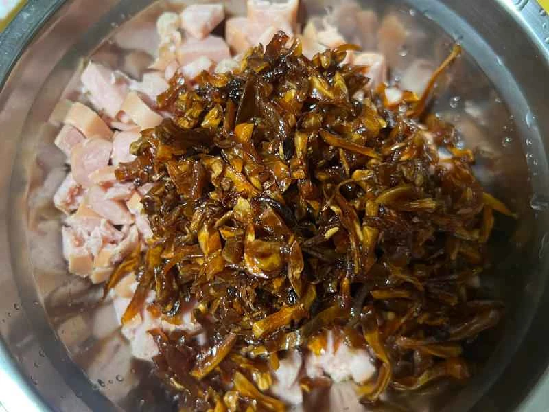 How to make pure milk hand-torn toast: Step 1