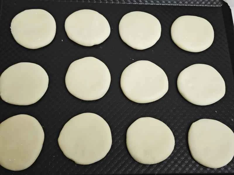 How to make pure milk hand-torn toast: Step 1