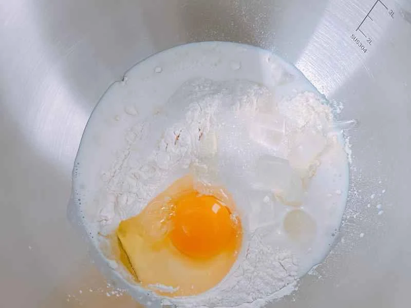 How to make pure milk hand-torn toast: Step 1