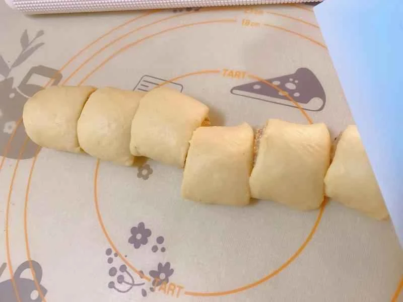 How to make pure milk hand-torn toast: Step 1