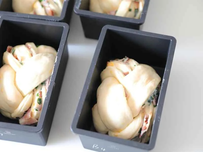 How to make pure milk hand-torn toast: Step 1