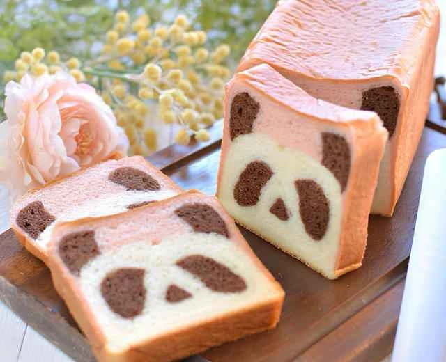 No matter how many times you cut it, it's still the recipe for panda bread 🐼.