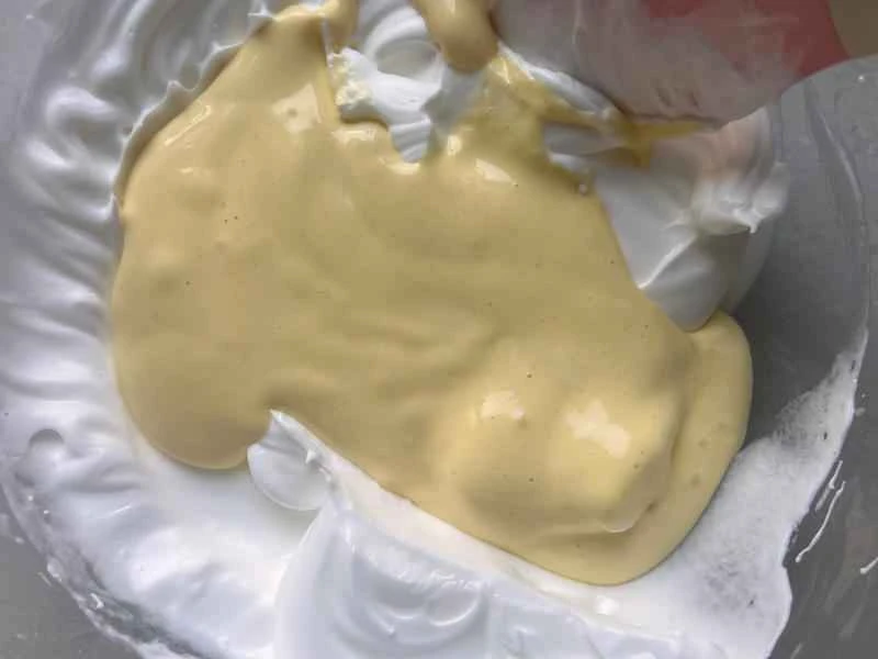 How to make pure milk hand-torn toast: Step 1