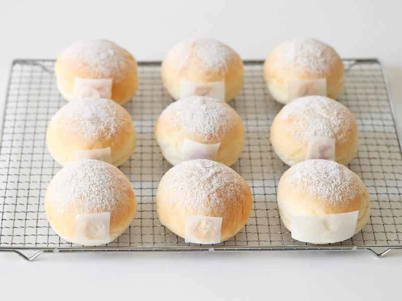 How to make pure milk hand-torn toast: Step 1