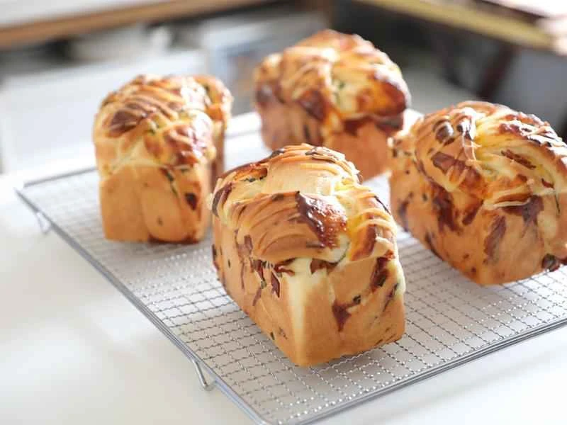 How to make pure milk hand-torn toast: Step 1