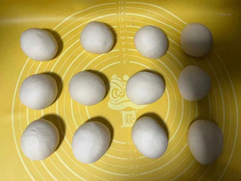 How to make pure milk hand-torn toast: Step 1